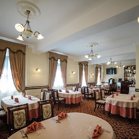 Hotel Gala Oradea Exteriör bild