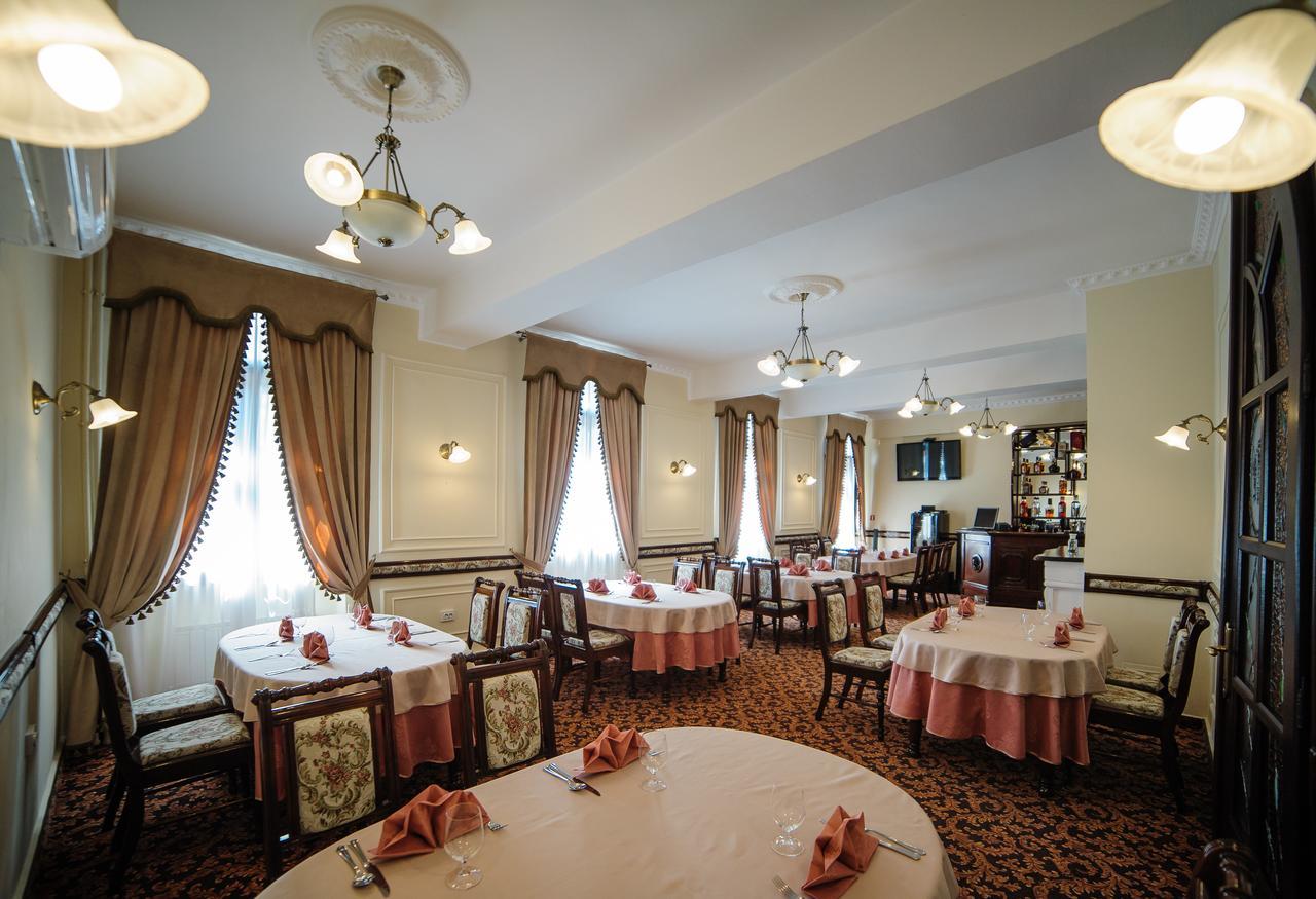Hotel Gala Oradea Exteriör bild