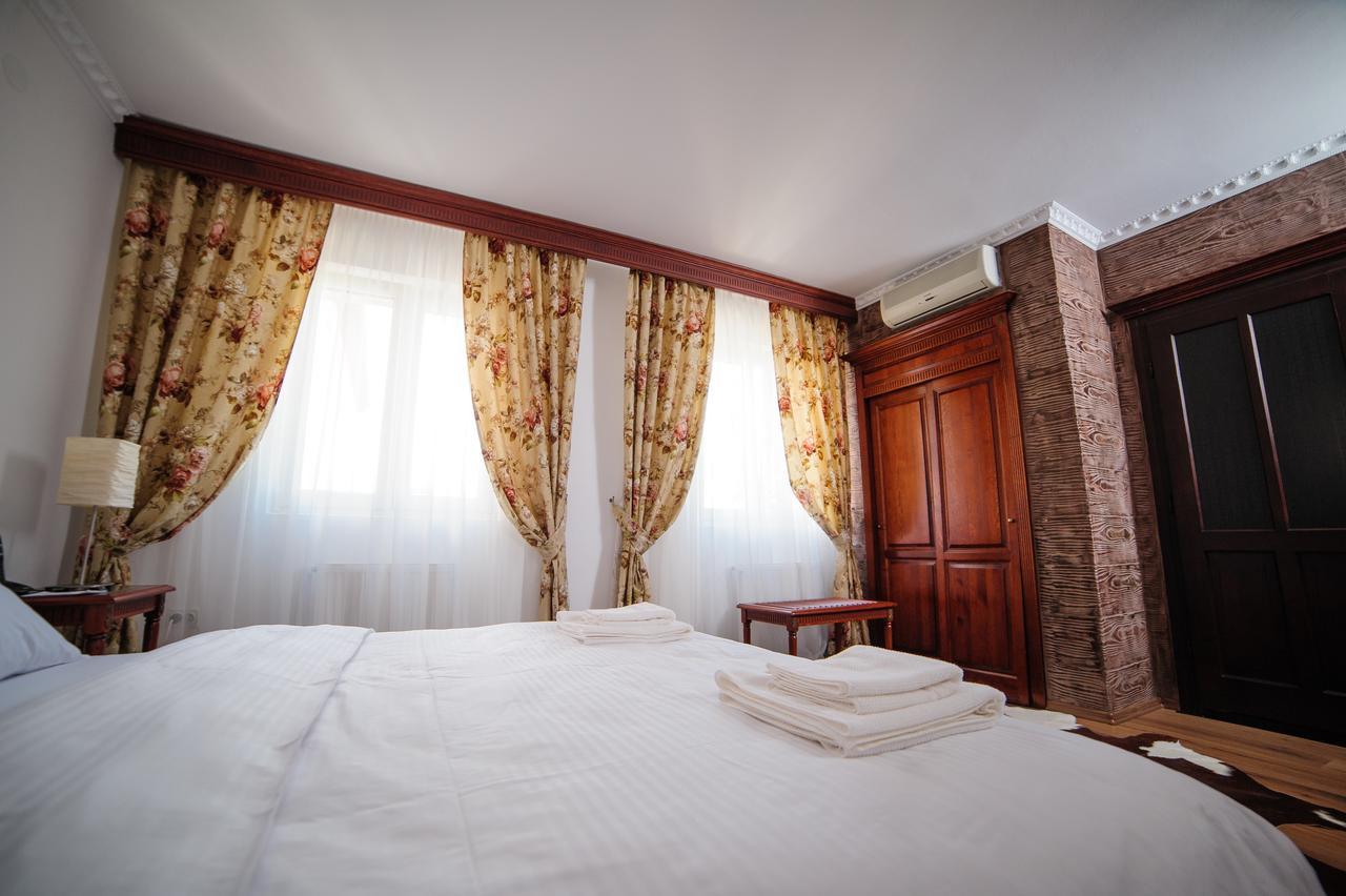 Hotel Gala Oradea Exteriör bild